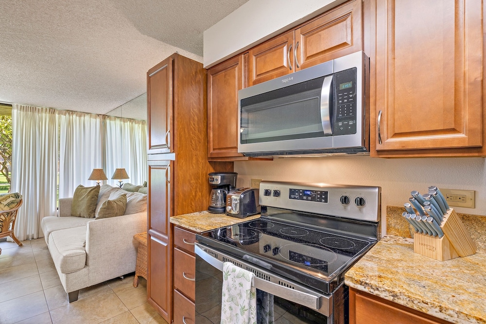 Maui Sunset B110 1 Bedroom Condo by RedAwning