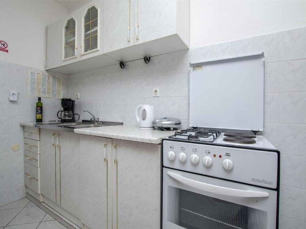 Supetar Vacations - Silvana - Economy Apartments - A1 - Property Image 10