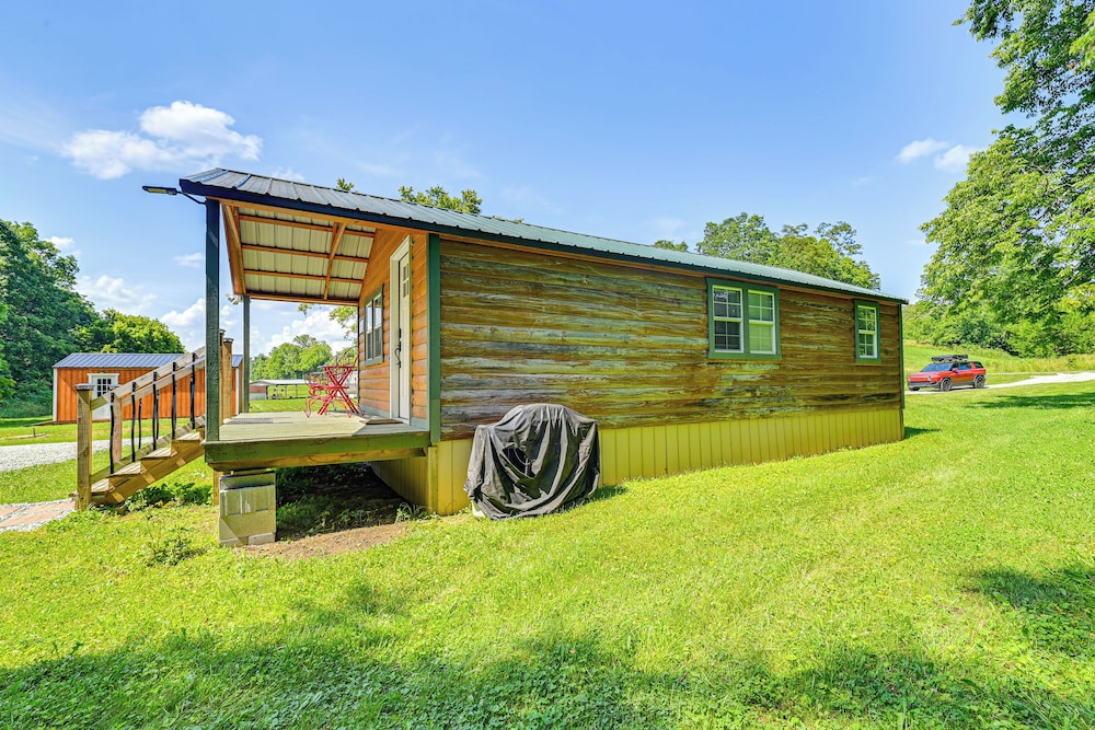 14 Mi to Kentucky Horse Park: Creekside Cabin