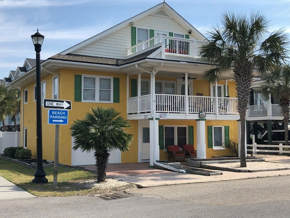 The Ocean House 6 Bedroom Home by RedAwning