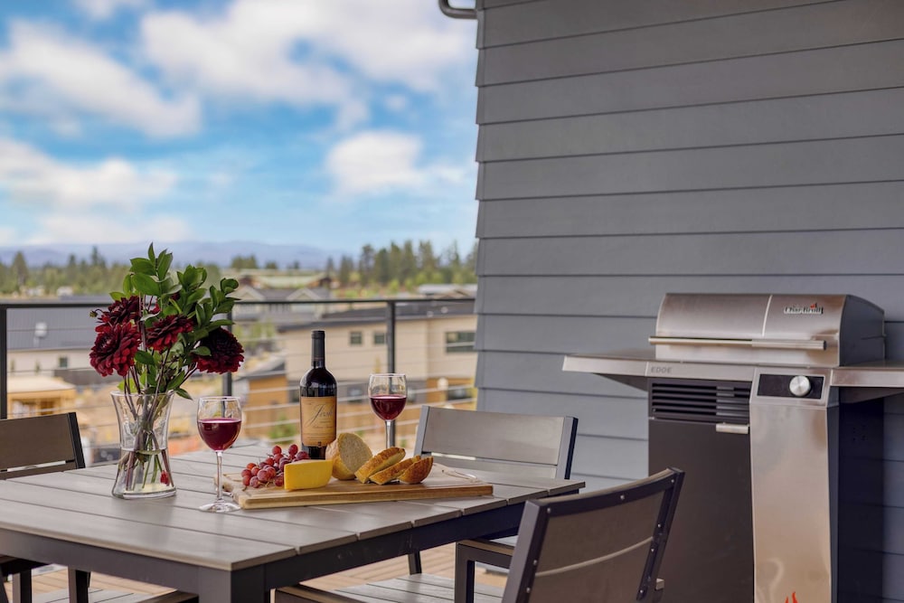 2 Units Minutes to Old Bend, Deck + Hot Tub 1204 Skyline Ranch by Avantstay