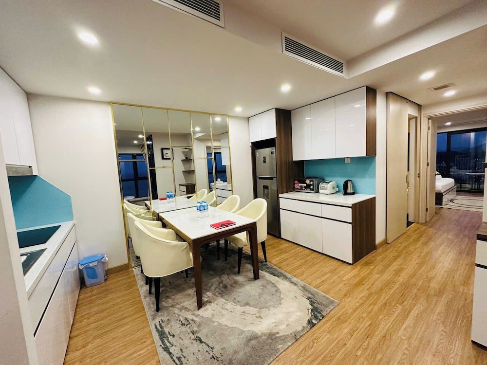 Gold Coast Balcony Serviced Apartment