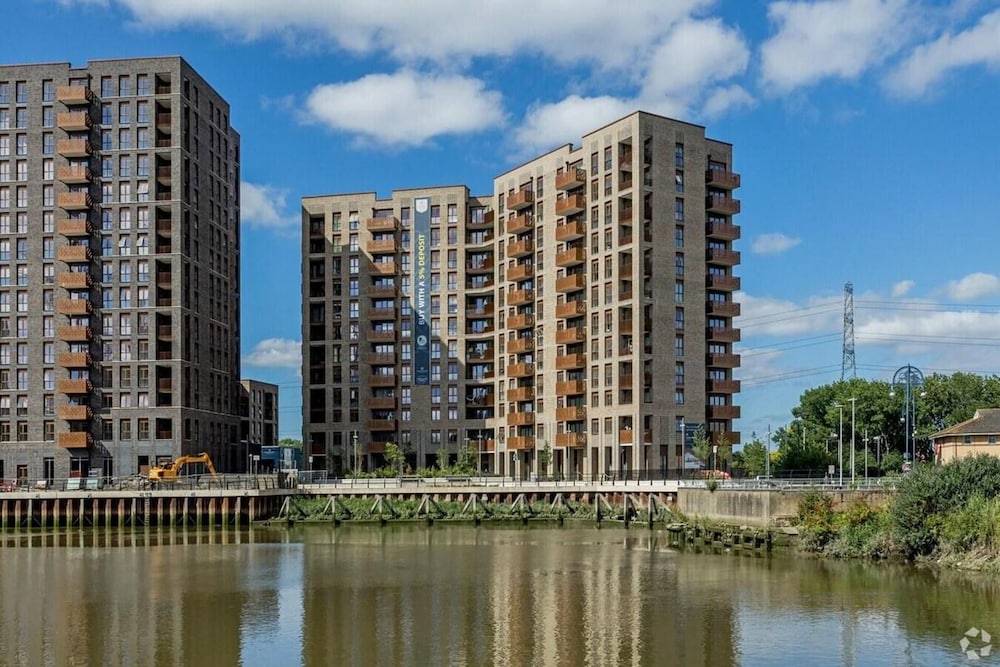 Riverside Retreat in Barking