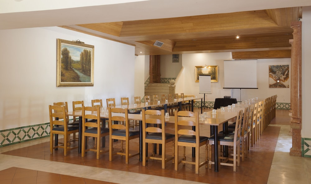 Setubal Vacations - Turim Club dAzeitao Hotel - Property Image 1