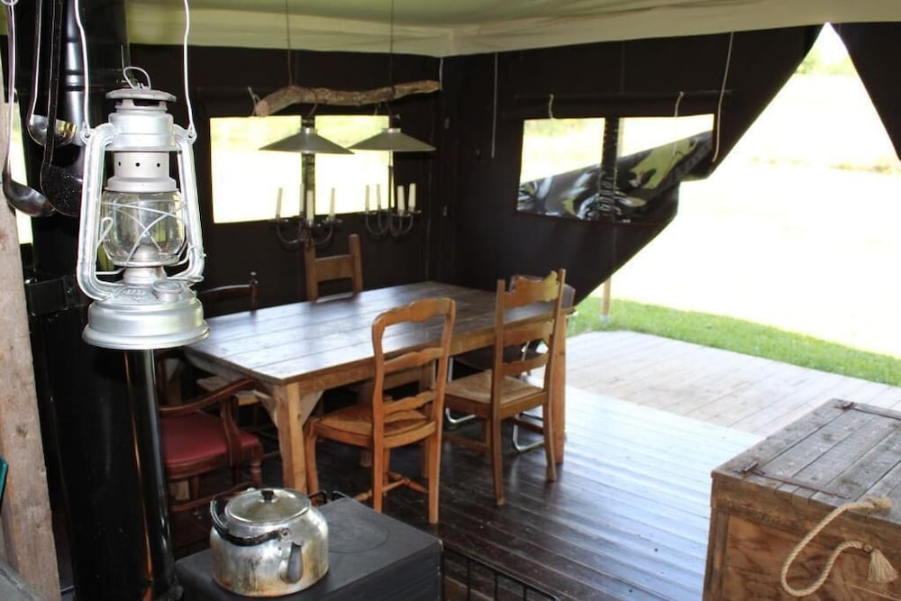 Domaine Bonneblond - Tentes Glamping view 2