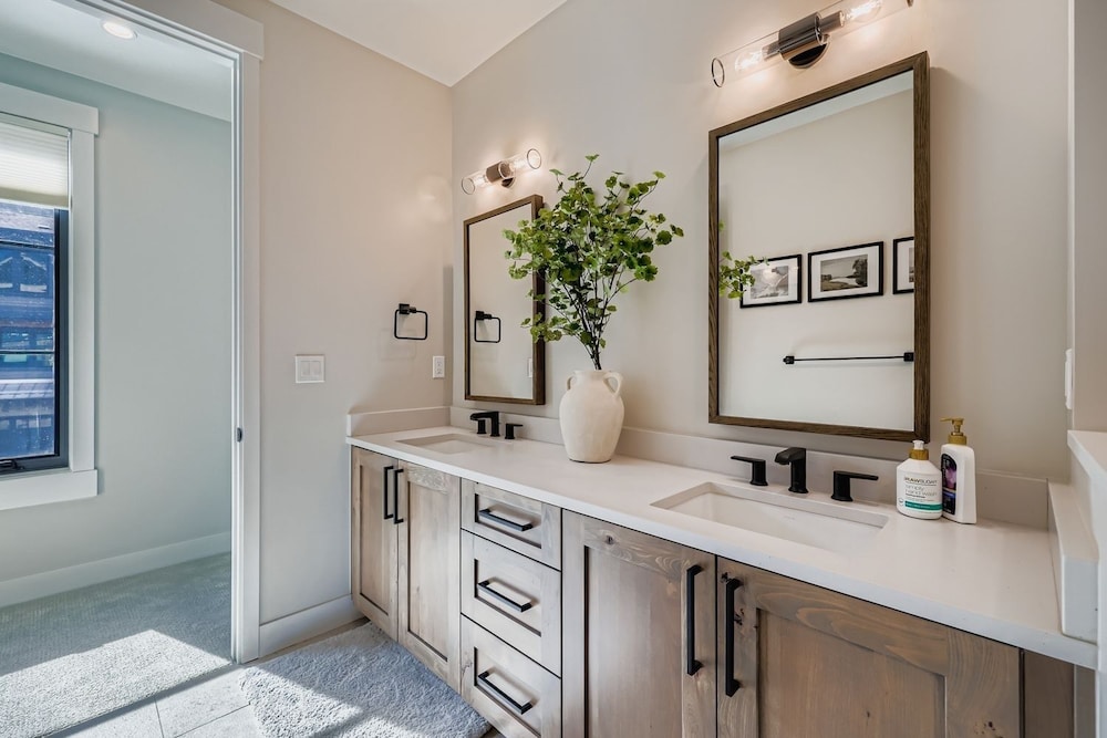 37 Alcove 3 Bedroom Townhouse