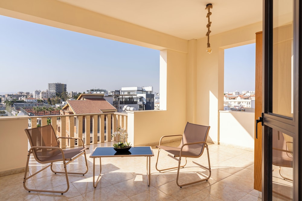 Ani's Studio With Terrace in Larnaca