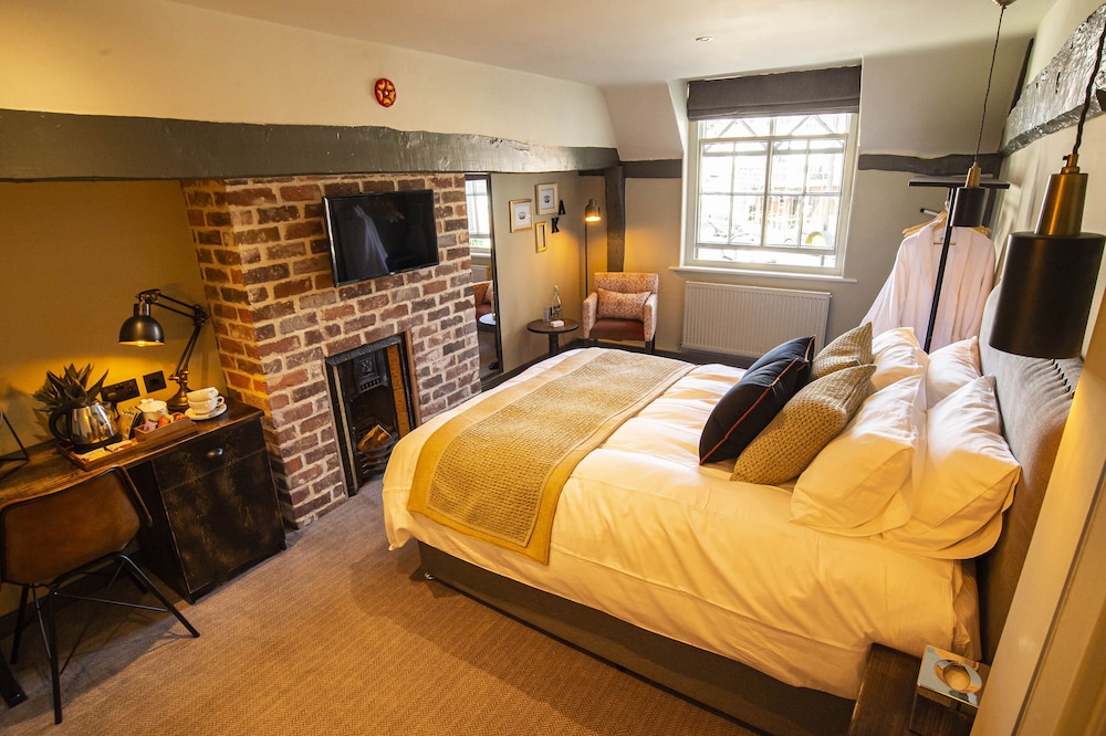 Kings Arms Hotel view 4