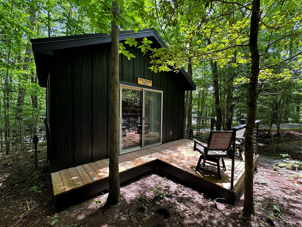 Couples Glamping Cabin - Bearly Behaving