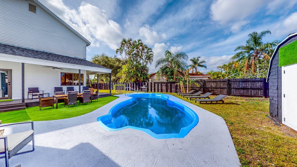 Casa Nirvana 4BR Home With Private Pool