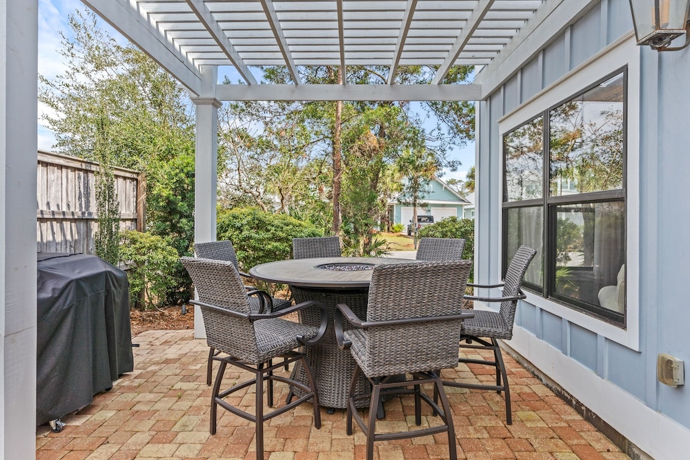 Sundaze 4 Bedroom Home by RedAwning view 3