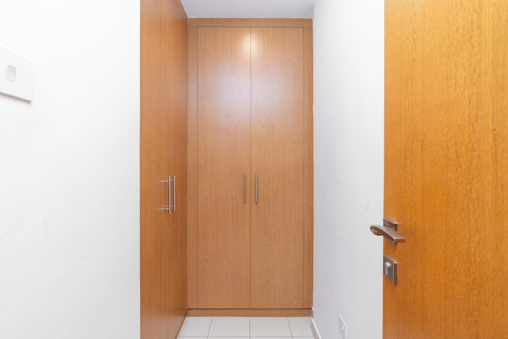 Spacious Studio in Bay Square by Bespoke