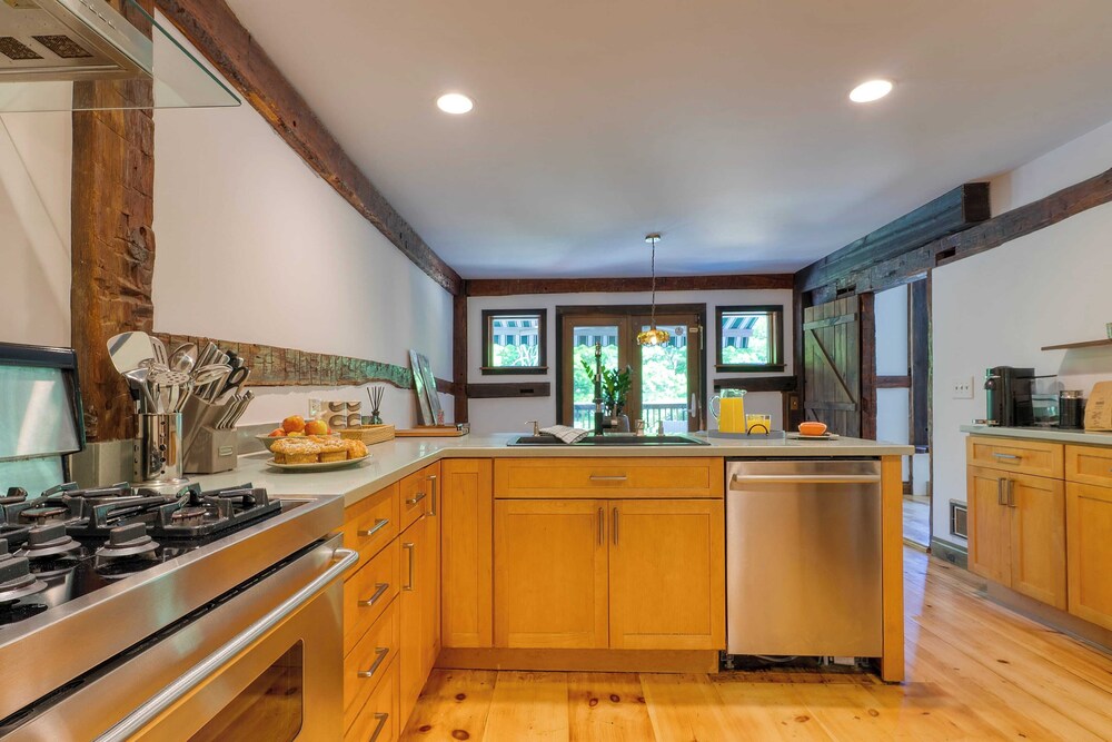 Historic Barn Retreat w/ Pool & Pond Views Longview Pond Lodge by Avantstay