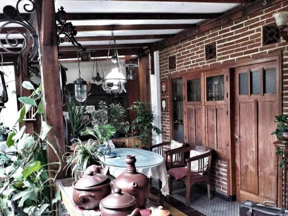 Room in B&B - Villas in Batu Indonesia Homestay view 4