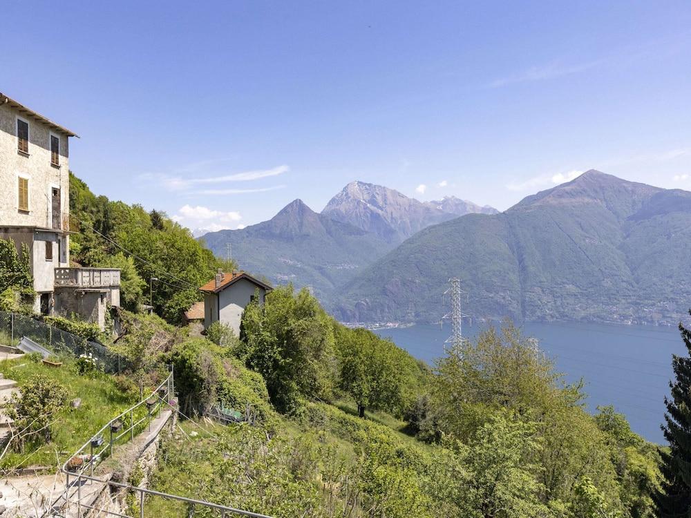 Cozy Hideaway Above Lake Como view 5