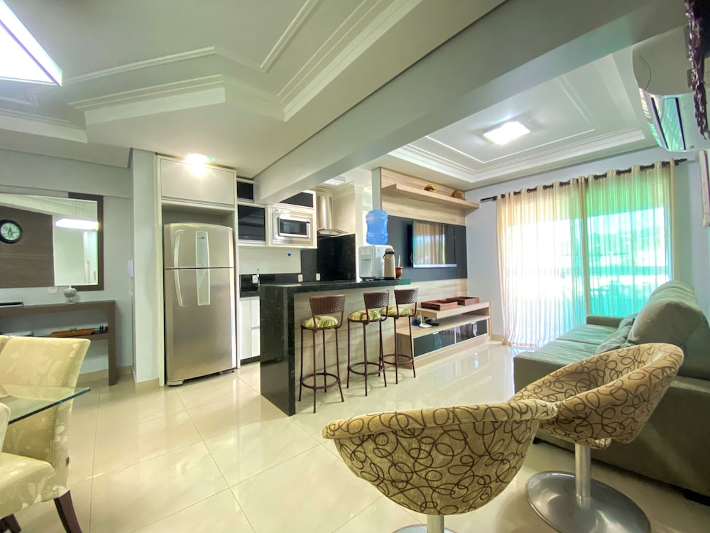 919 - Apartamento 3 quartos s uma suíte