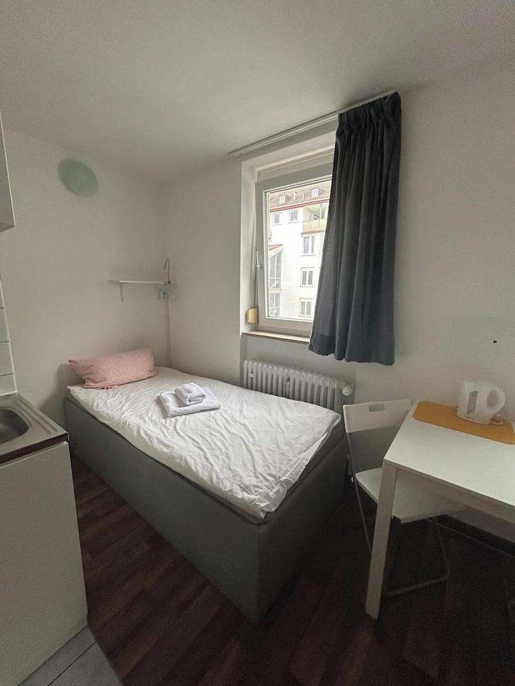 2-Rent Group Hostel Apartments SEN14