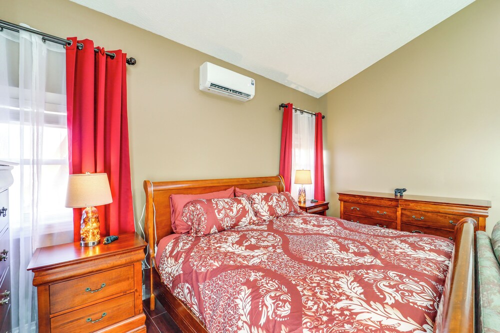 3 Mi Beech Mtn Resort: Cozy Studio w/ Deck & View!
