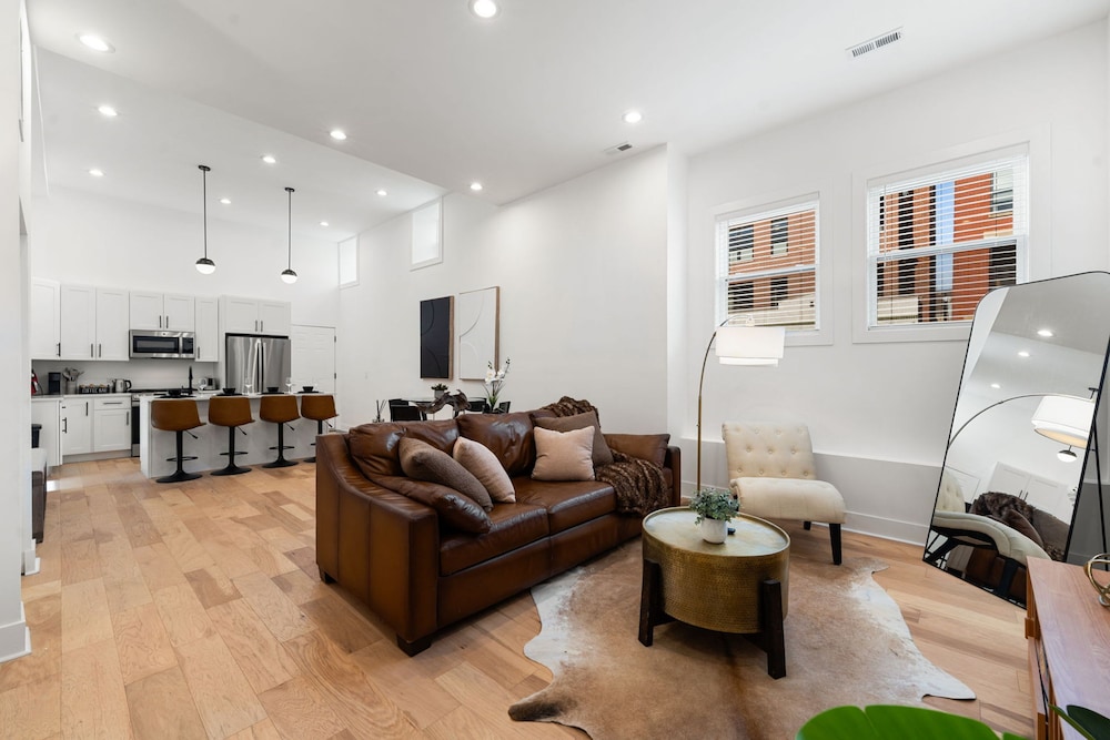 New Listing Family West Town Unit