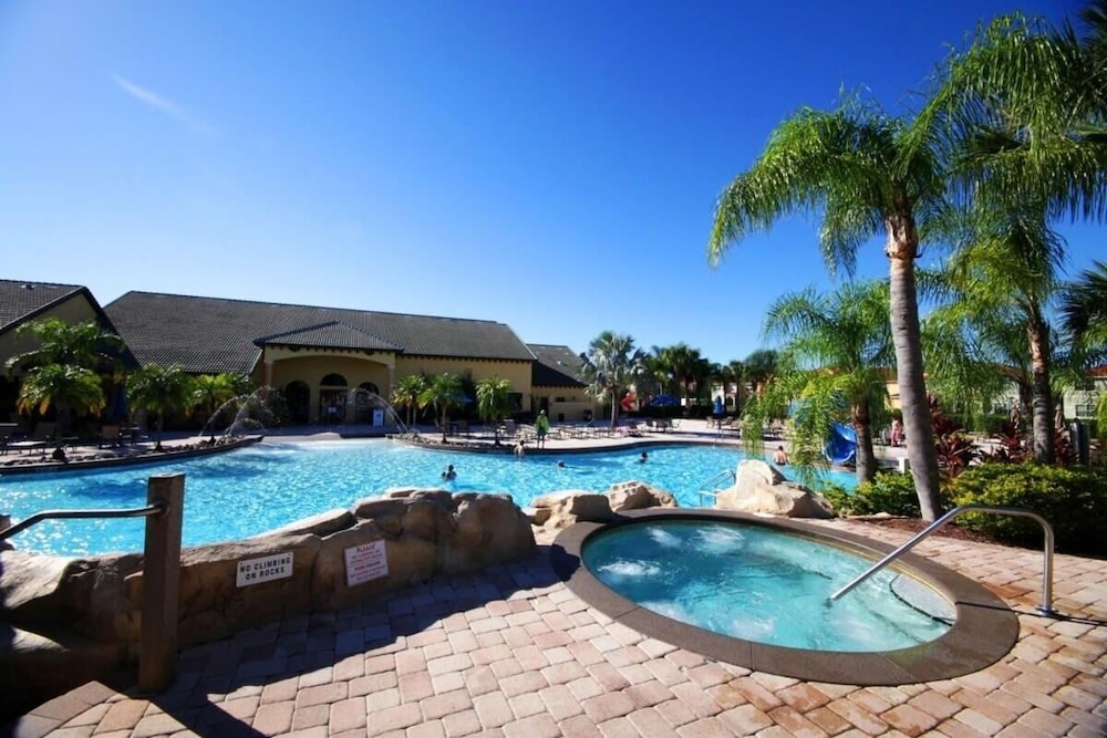 Sunny Paradise Retreat At Paradise Palms By Shine Villas 4 Bedroom Townhouse