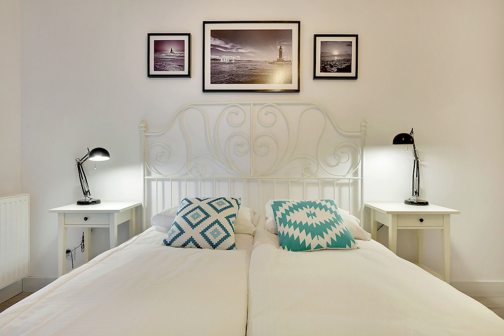 Apartinfo Island Apartments