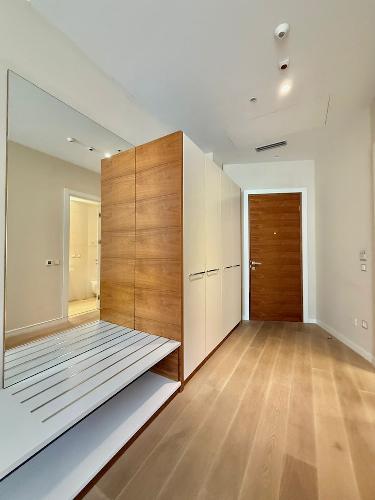 Condo Studio Plaza