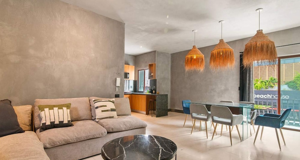 Prime 5th Ave Stay - 4BR With King Beds City Views