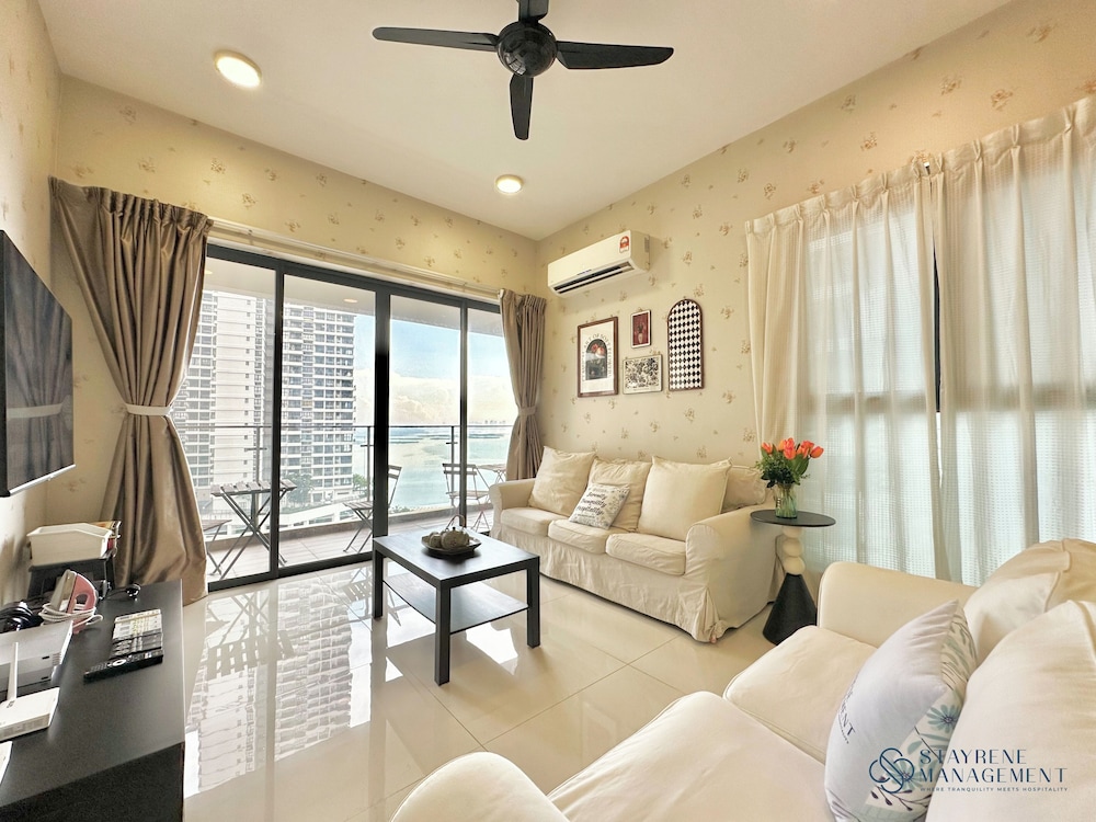 Country Garden Danga Bay Sea View Homestay by Stayrene