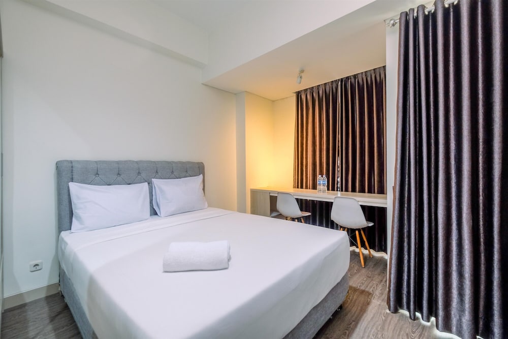 Homey And Restful Studio Lrt City Bekasi Apartment