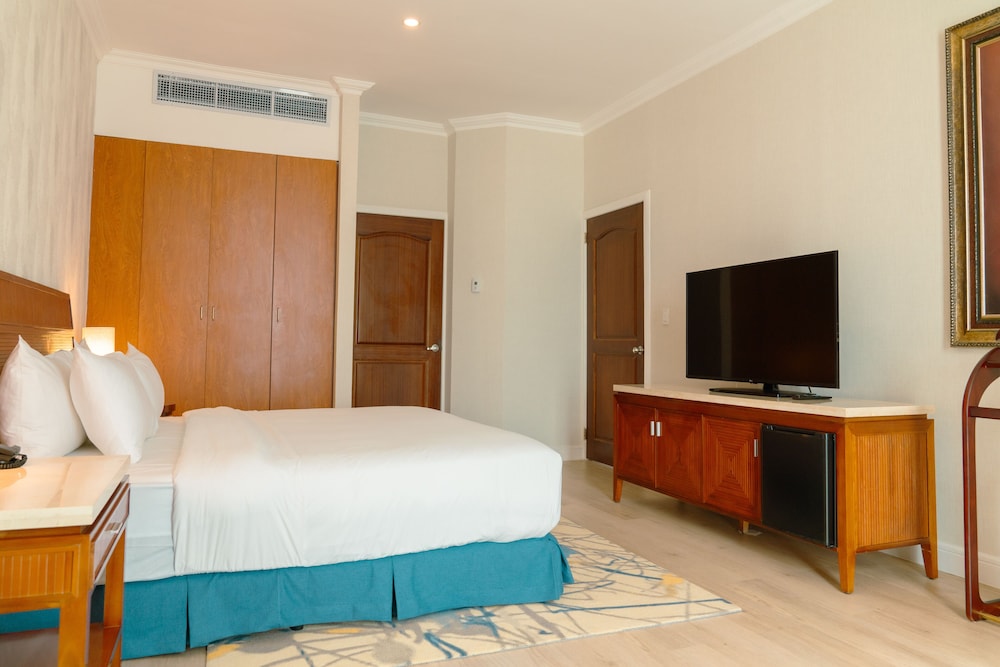 Waymore Hotel Spa & Casino view 2