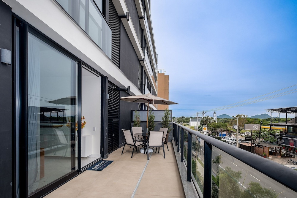 Apartment With/pool in Jurere Internacional Epc204
