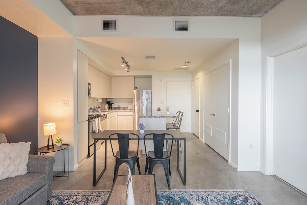 ROVE LIVING/KL - Roosevelt Point