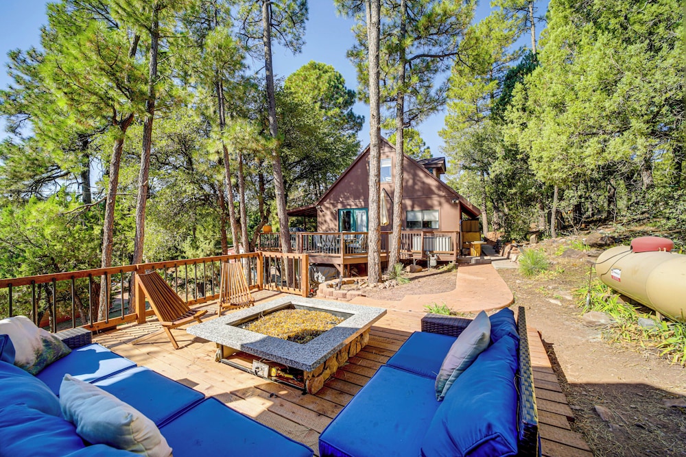 Payson Vacations - Pet-friendly Pine Cabin w/ Hot Tub  Game Room! - Property Image 4