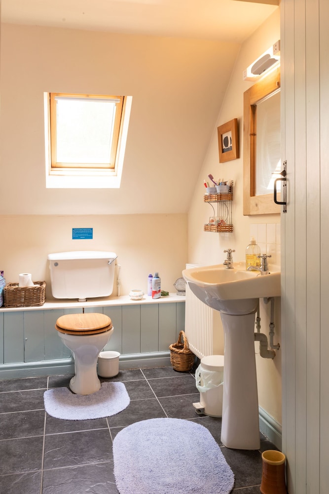 Alltybrain Farm Cottages and B&B