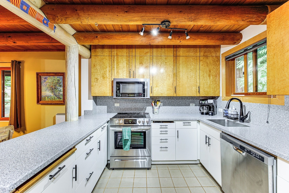 Lake Margaret Access: Boho Log Cabin w/ Backyard