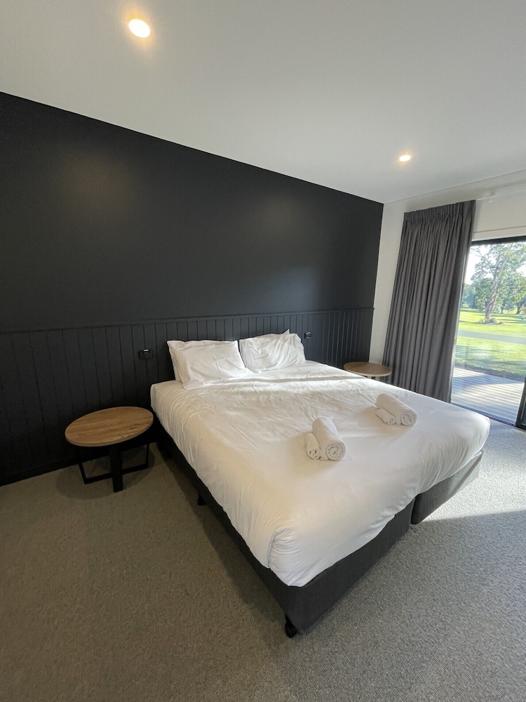 Harden Country Club Motel