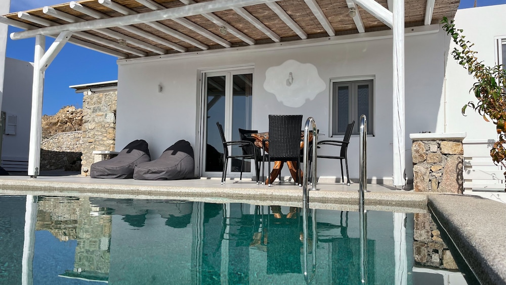 Amperian Mykonos Suites & Villas