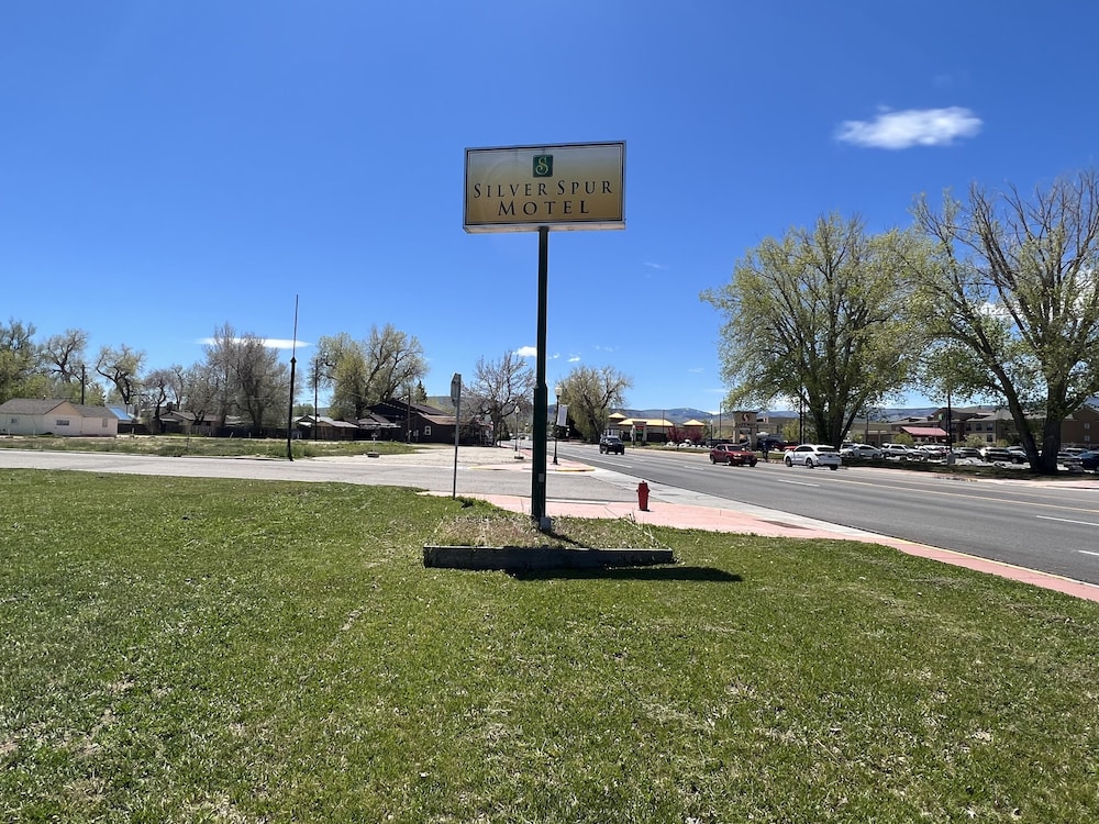 Silver Spur Motel - Property Image 7