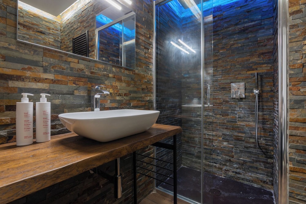 Graglia Modern Apartment by Wonderful Italy