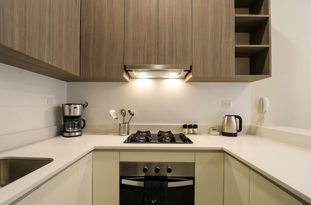w Beautiful 2BR w Terrace Near Kennedy Park