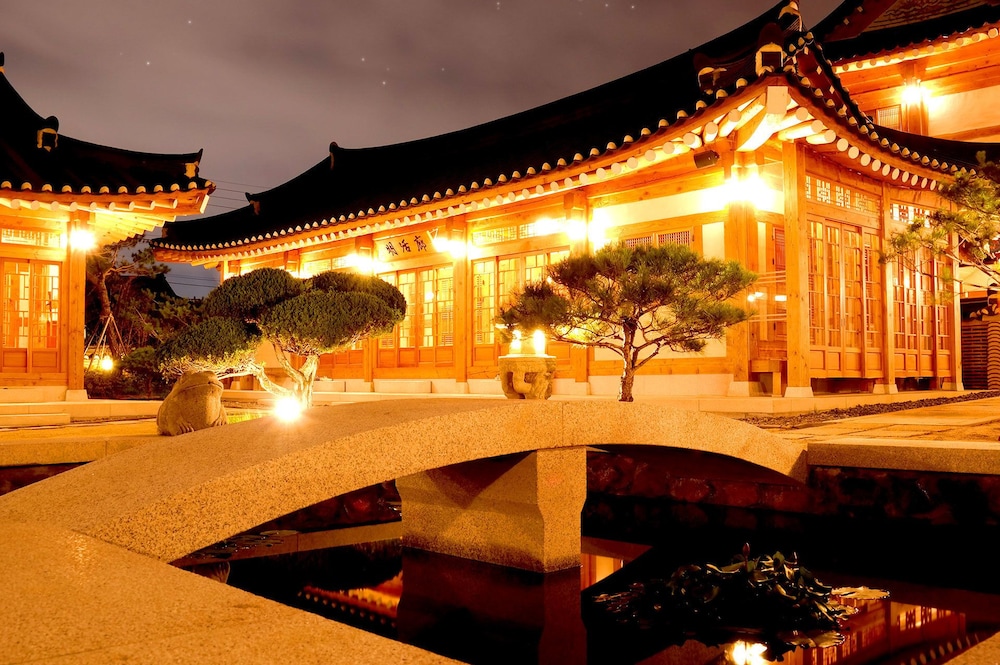 Gyeongju Hwangnamkwan Hanok Hotel