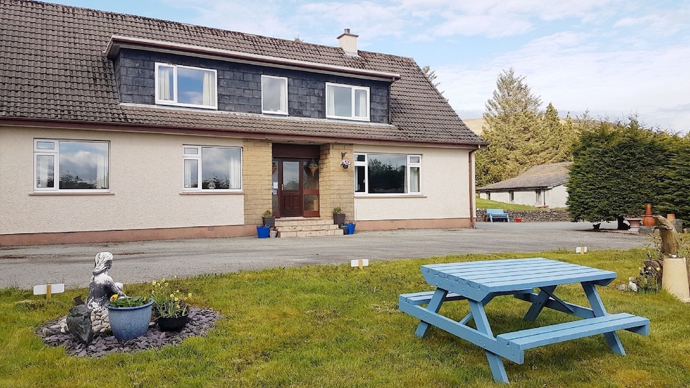 Hotel Moorside Rooms - Image 1