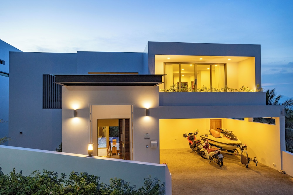Pool Villa Gym & Ocean Views V111