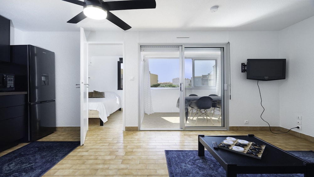 Escape Near the Beach in Agde