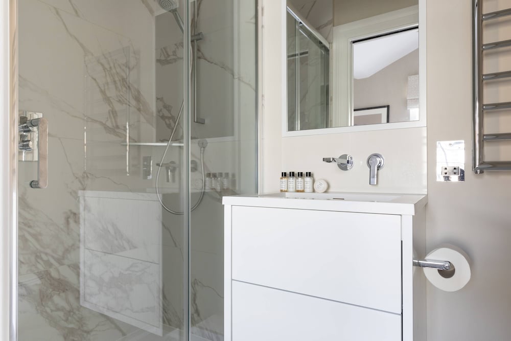 Callcott Street IV by Onefinestay