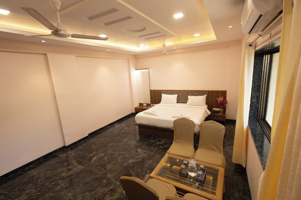 Green Paradise Hotel And Restaurant