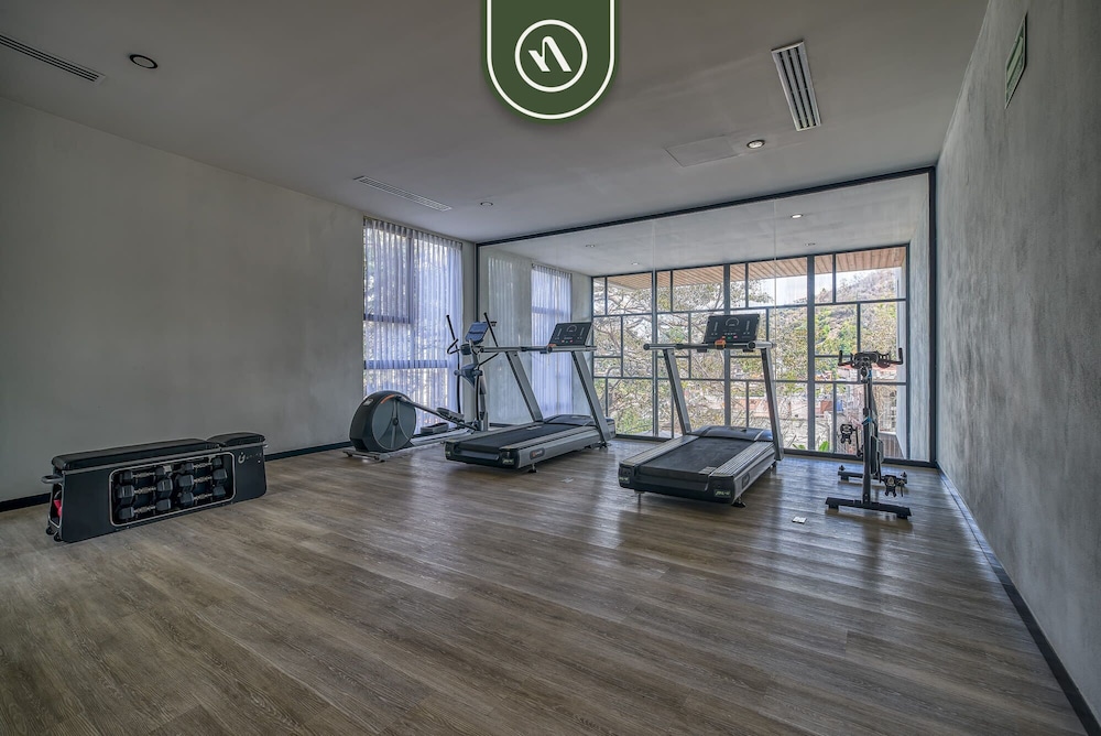 New 2BR Condo in Zona Romantica - Rooftop Pool