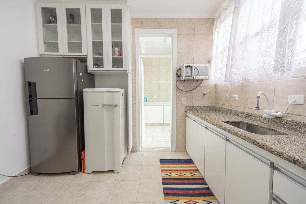 Casa Pet Friendly com 3 su tes a 200m da Praia