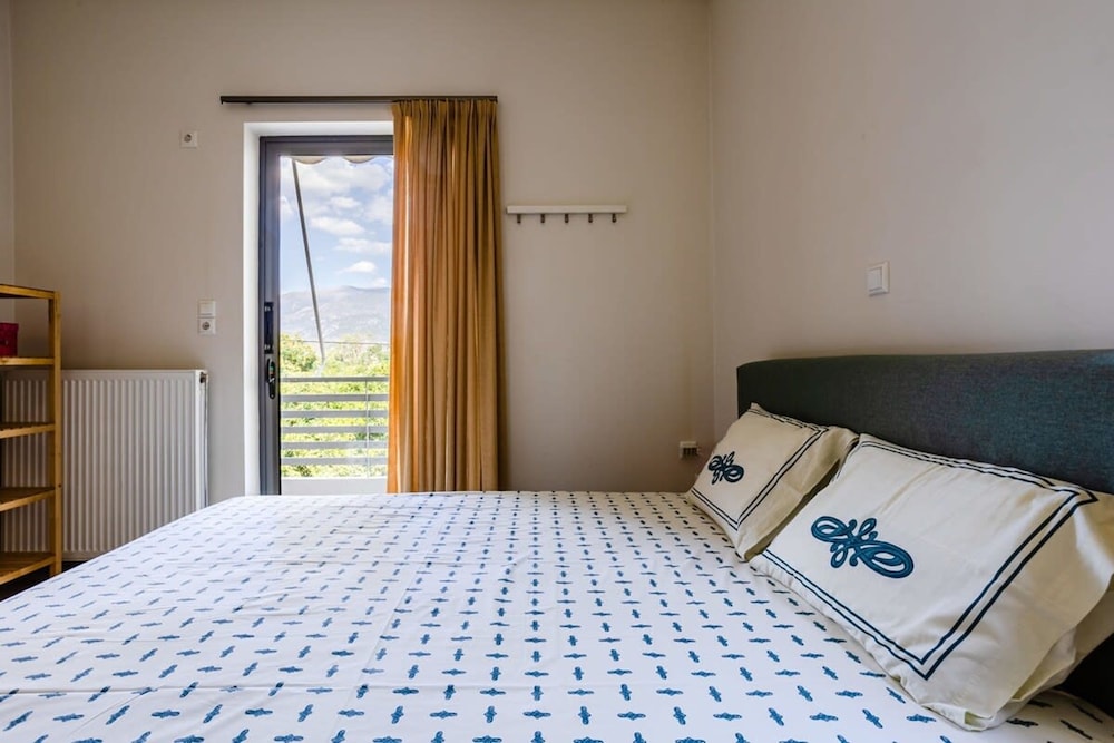 Kalamata s Spacious Getaway-taygetos Amazing View