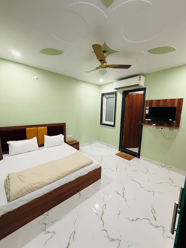 Hotel Shri Ji Nikunj Vrindavan